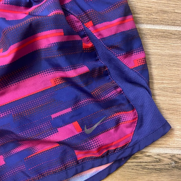 Nike Running Shorts - Picture 3 of 4